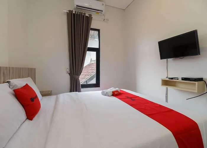 RedDoorz Syariah near RSUD Siti Fatimah Palembang Hotel