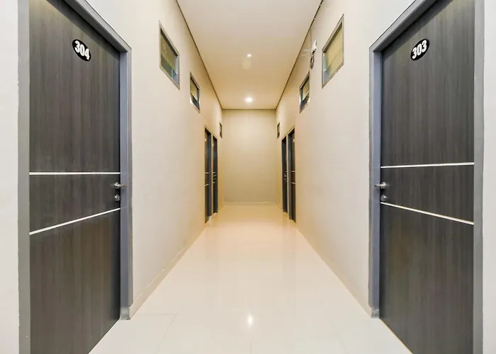 RedDoorz Syariah near RSUD Siti Fatimah Palembang Hotel